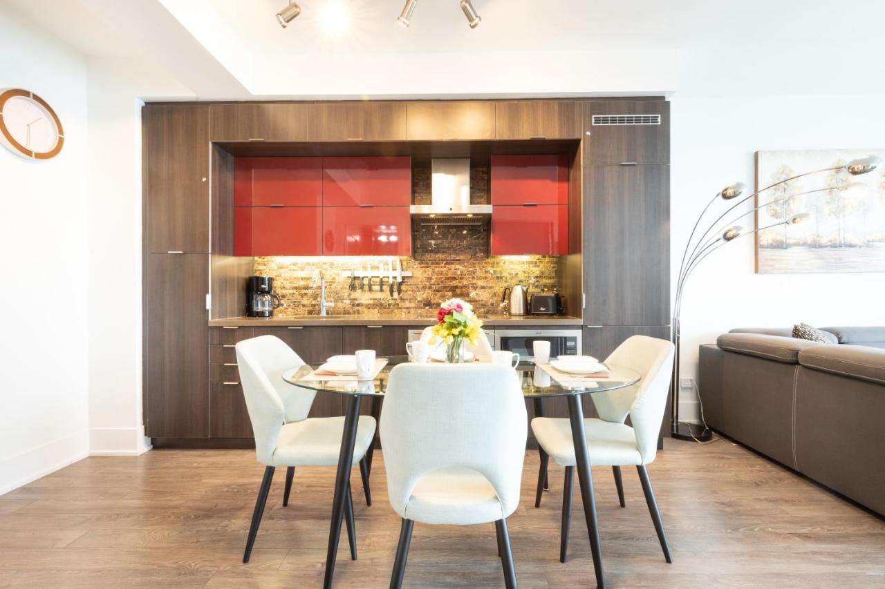 Bright Condo In The Heart Of 토론토 외부 사진