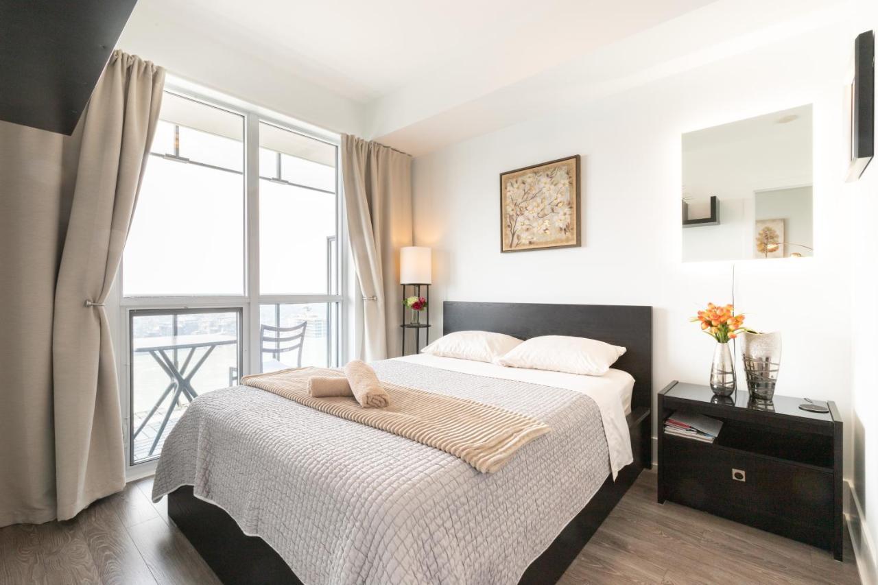 Bright Condo In The Heart Of 토론토 외부 사진