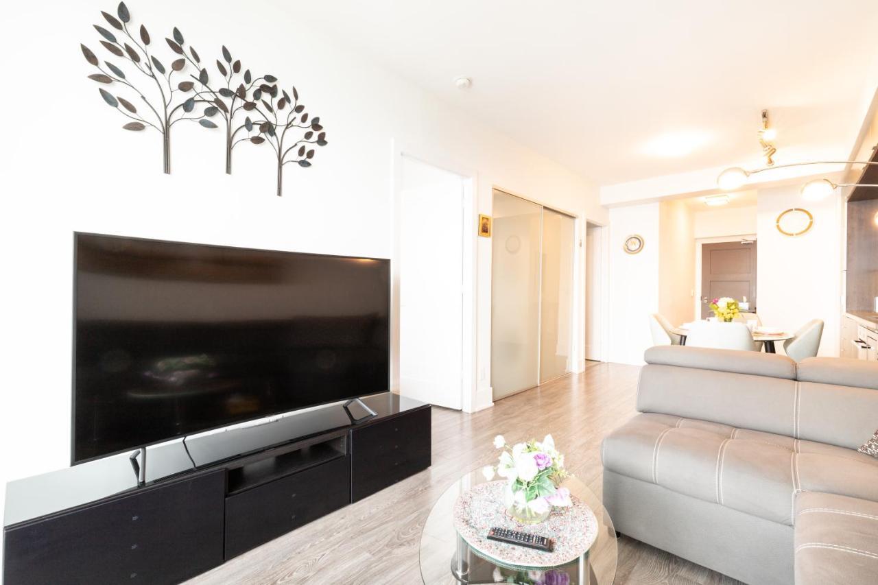Bright Condo In The Heart Of 토론토 외부 사진