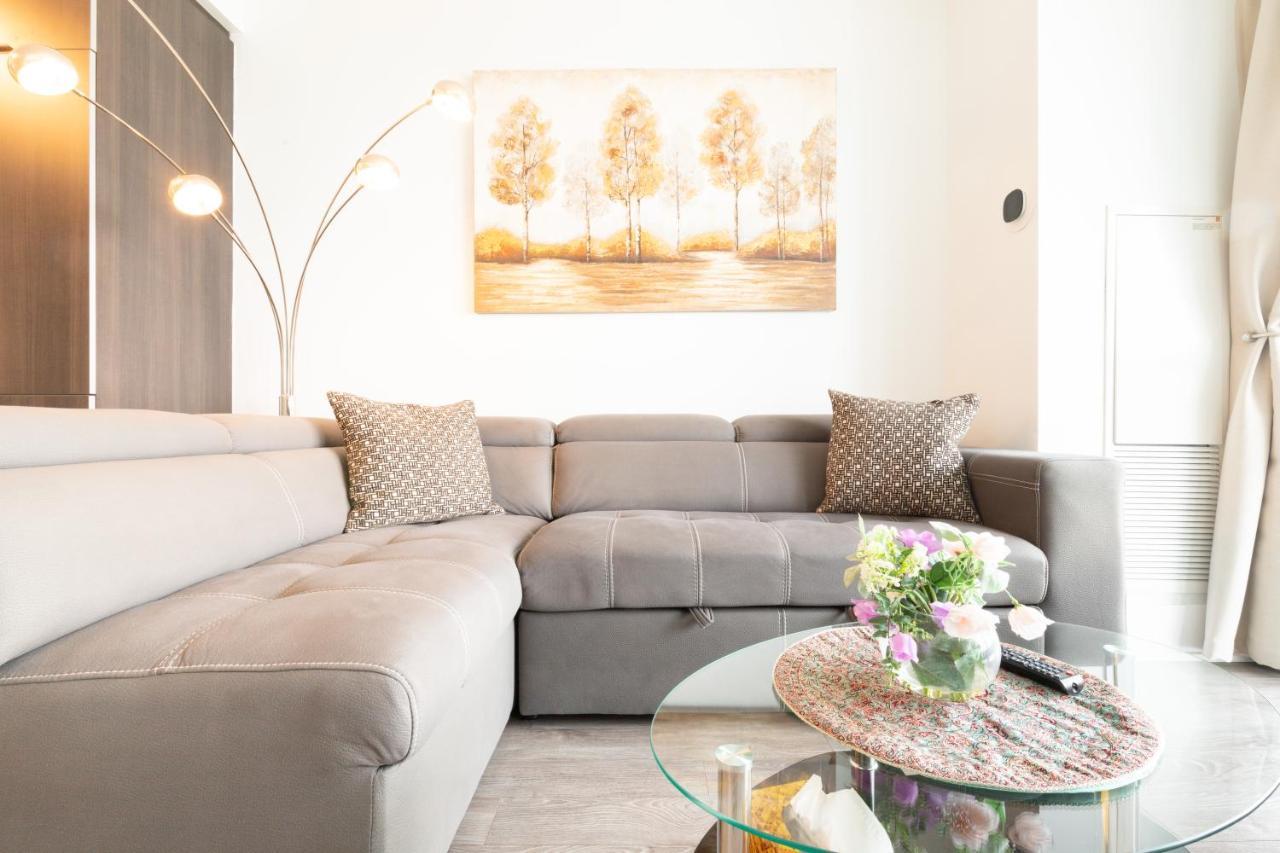 Bright Condo In The Heart Of 토론토 외부 사진