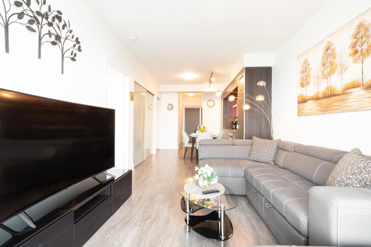 Bright Condo In The Heart Of 토론토 외부 사진