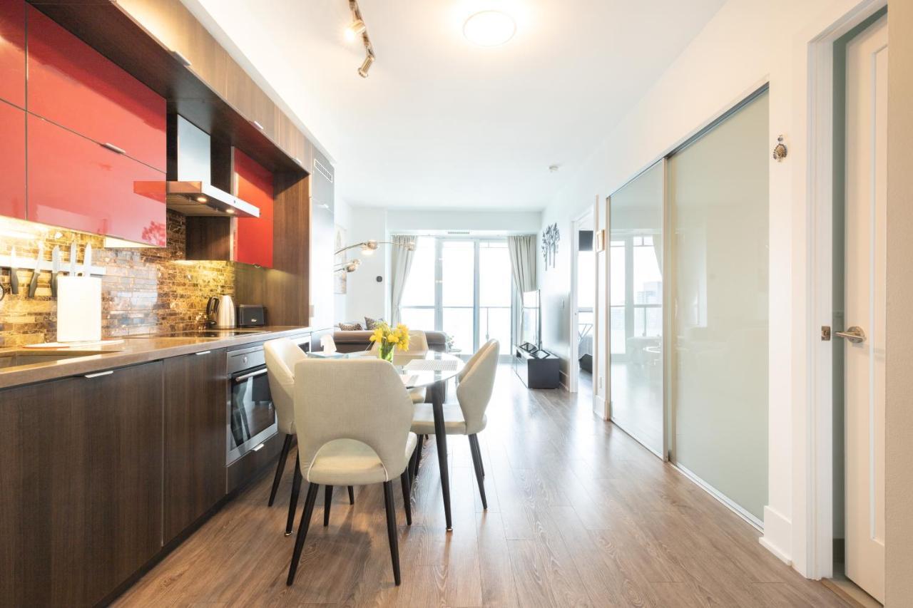 Bright Condo In The Heart Of 토론토 외부 사진
