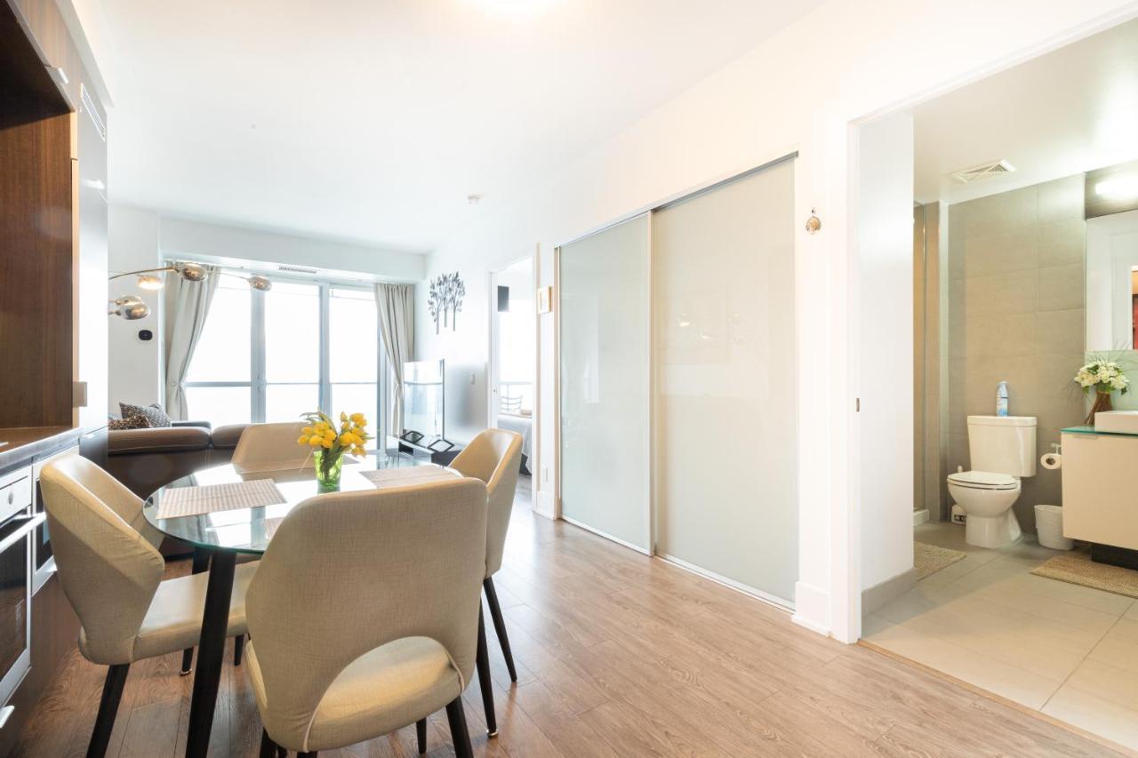 Bright Condo In The Heart Of 토론토 외부 사진