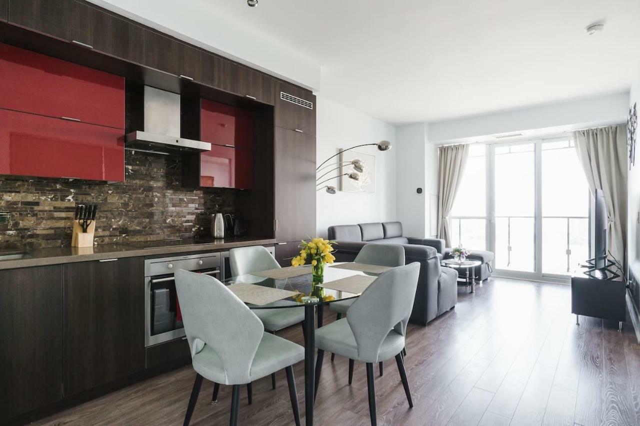 Bright Condo In The Heart Of 토론토 외부 사진